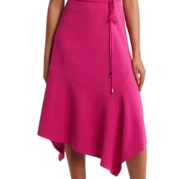 VINCE CAMUTO Asymmetric Hem Scuba Crepe
Dress - Picture 5 of 13